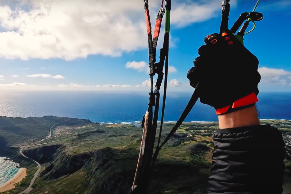 paragliding in Hawaii